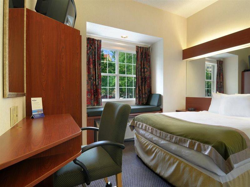 Microtel Inn & Suites By Wyndham Perimeter Center Sandy Springs Exterior photo